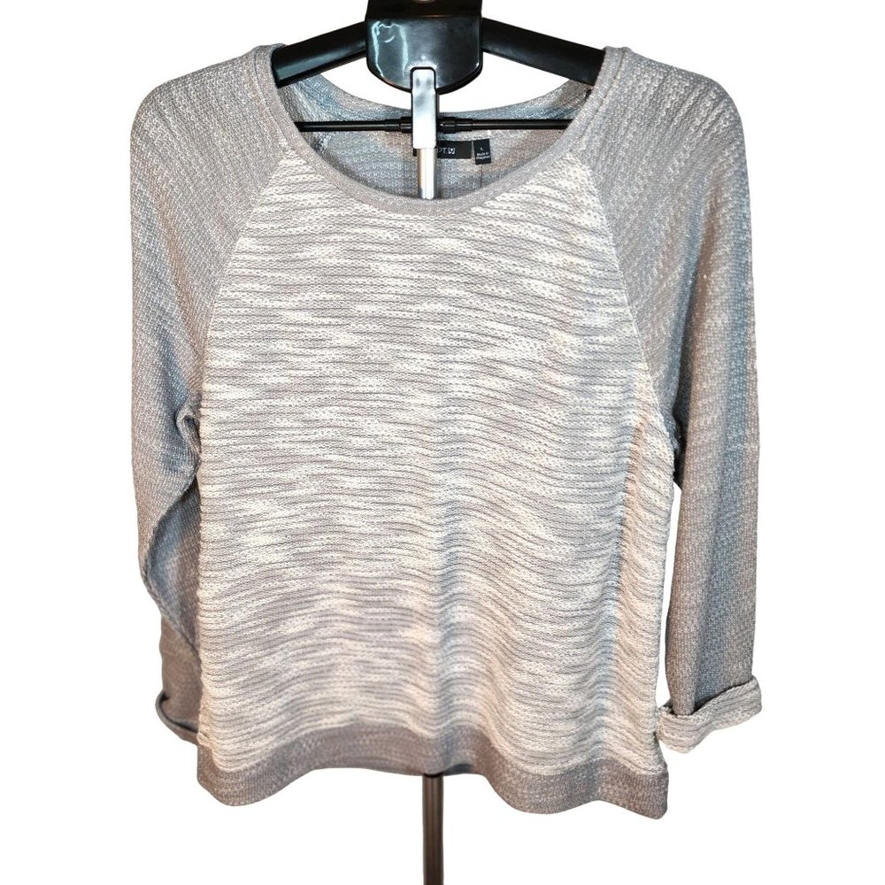 APT. 9 Gray And White Pull Over Sweater With Silver Spec Accents. Size L. New